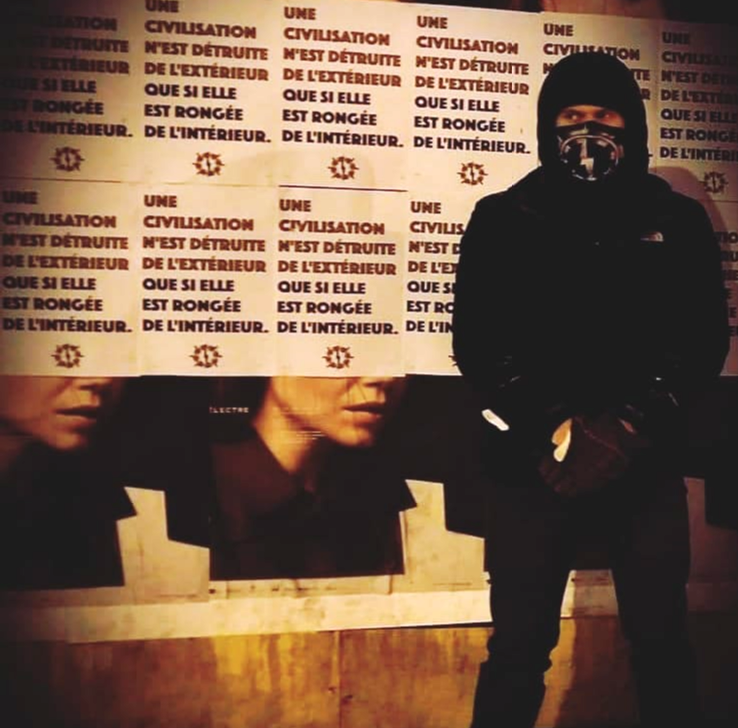  Baptiste Gilistro participe à une action d’affichage d’Atalante, en janvier 2019.