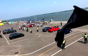  La Vague bleue 2 s’échoue dans un parking… Crédit photo: Casse sociale